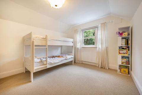 11b Thorncombe Road, London, SE22 8PX