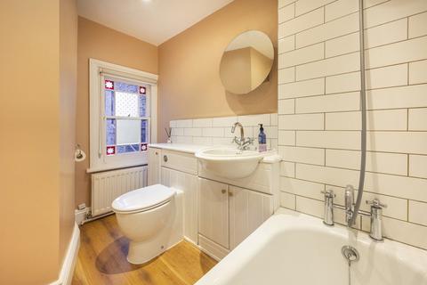 11b Thorncombe Road, London, SE22 8PX