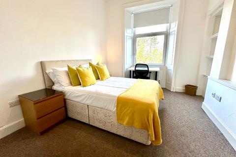 4 bedroom flat to rent - Murieston Crescent, Dalry, Edinburgh, EH11