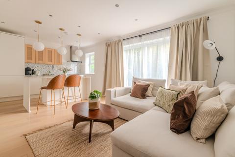 2 bedroom flat to rent,  Upland Road, London SE22