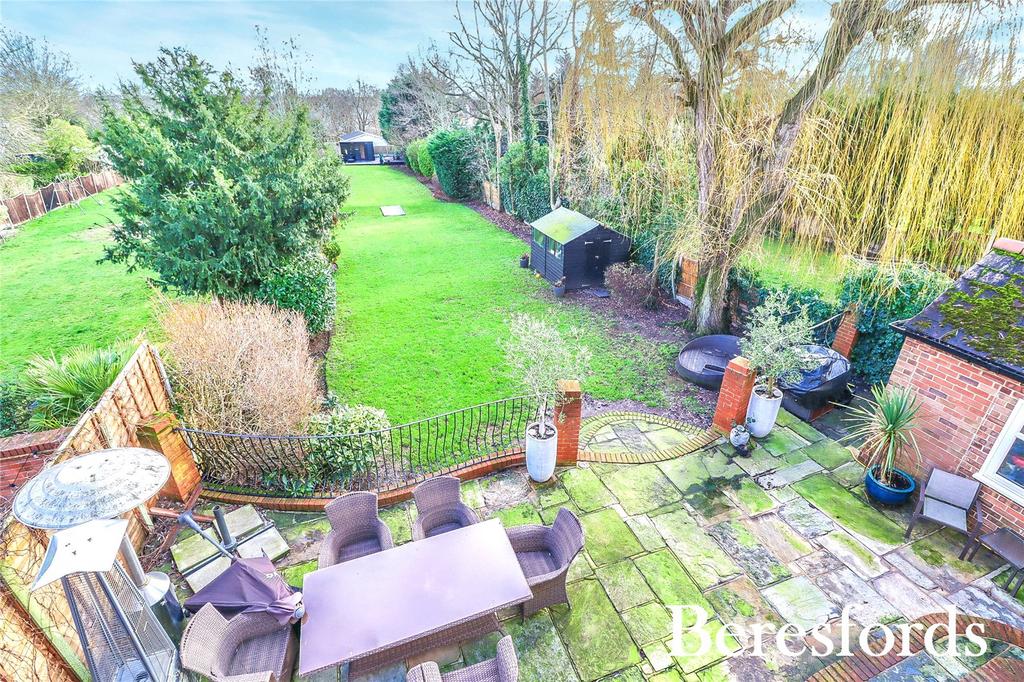Hall Lane, Upminster, RM14 4 bed detached house for sale £1,375,000