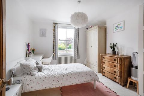 17 Cornfield Road, Reigate, RH2 7HF