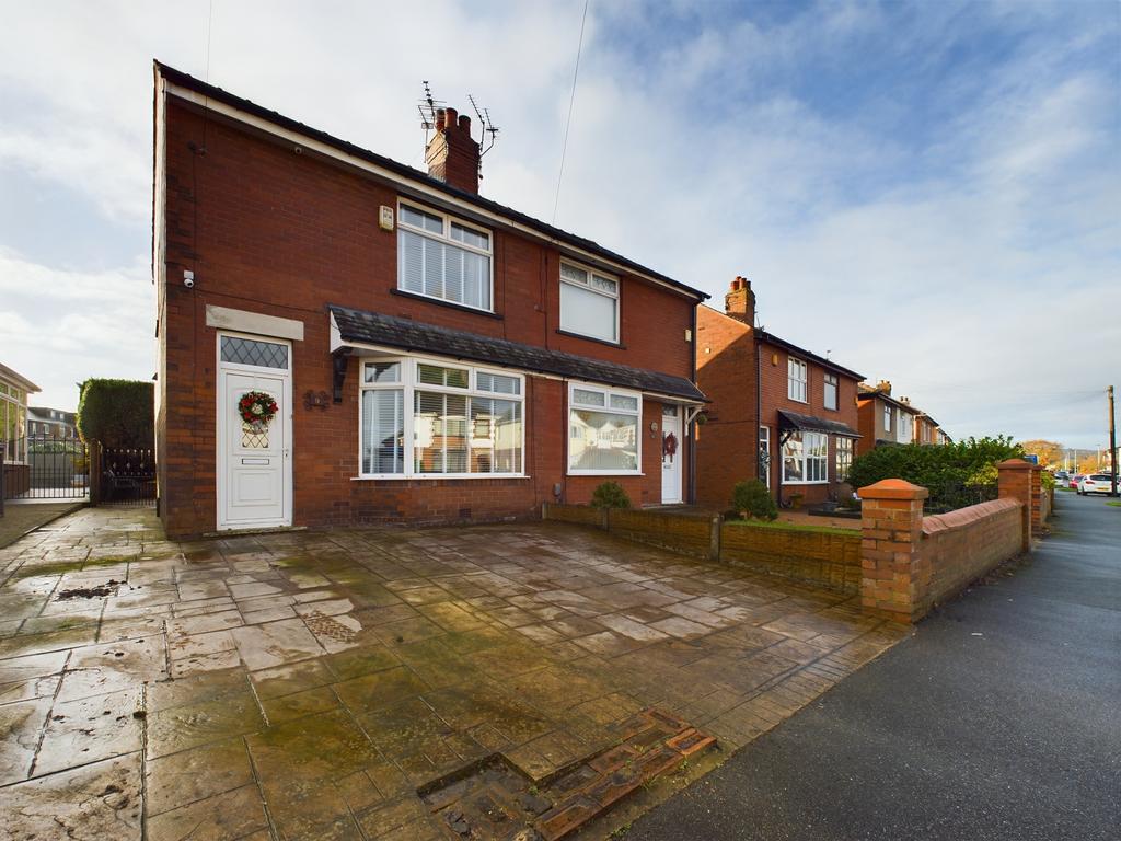 Latham Lane, Orrell, Wigan, WN5 3 bed semidetached house for sale £