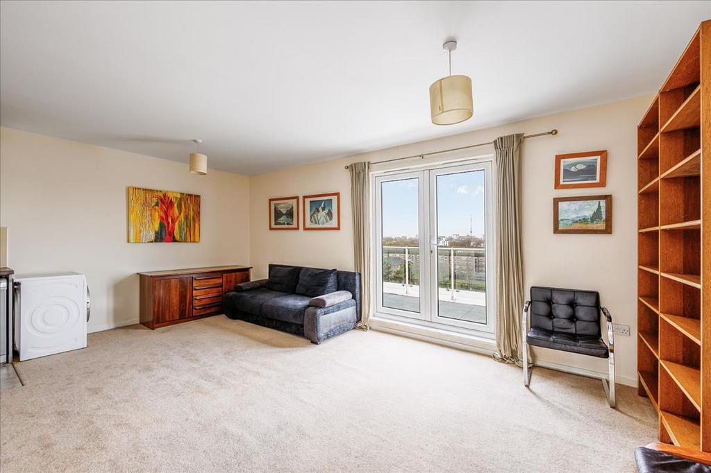 Bromyard Avenue, Acton, W3 2 bed flat for sale £499,950