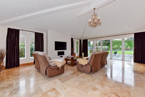 4 bedroom detached house to rent, Rotherfield Road, Henley-on-Thames, Oxfordshire, RG9