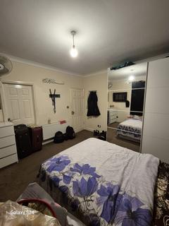 1 bedroom in a house share to rent, Wilmington Gardens, Barking, Essex, IG11