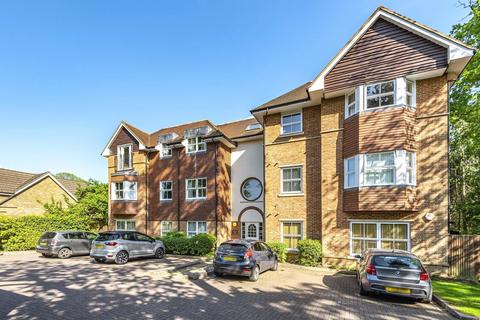 undefined, Old Woking Road, West Byfleet, KT14