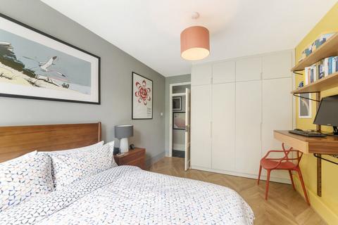2 bedroom flat for sale, Bevin Court, Cruikshank Street, WC1X