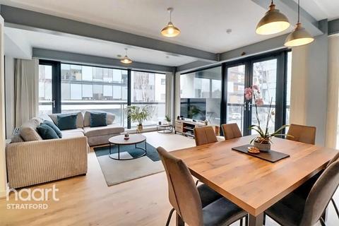 2 bedroom apartment to rent, Burford Road, London