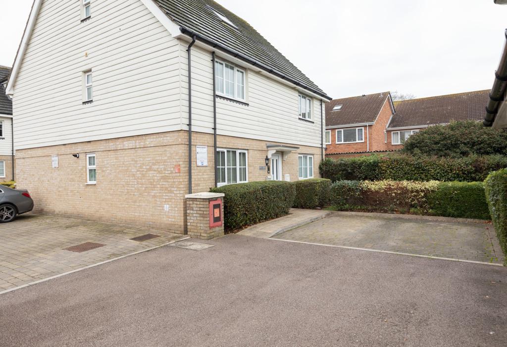 Foxburrows Court,Chigwell, Essex 1 bed flat for sale £260,000