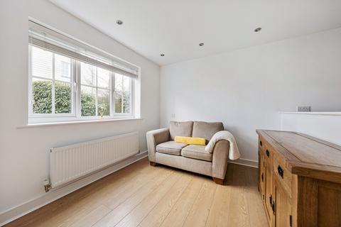 1 bedroom flat for sale, Foxburrows Court,Chigwell, Essex