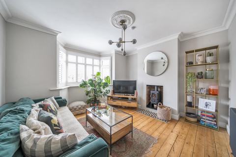 17 Cherry Tree Avenue, Guildford, GU2 7XB