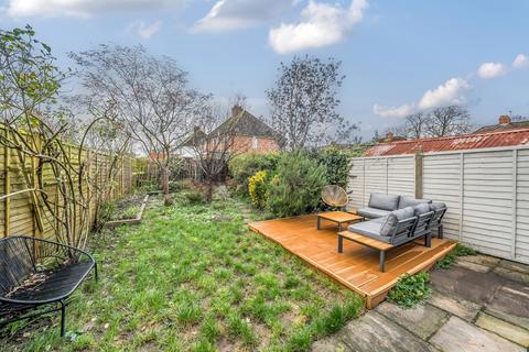 17 Cherry Tree Avenue, Guildford, GU2 7XB