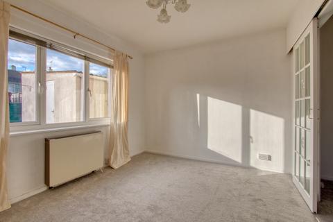 3 Chantry Close, Taunton, TA2 8EN