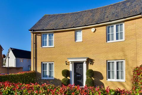 60 Baynard Avenue, Little Dunmow, Dunmow, CM6 3FD