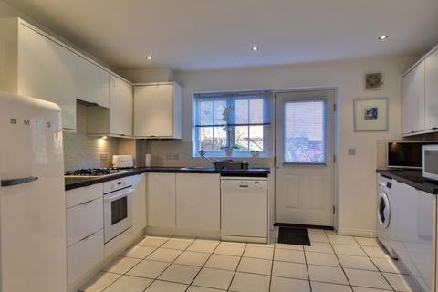 60 Baynard Avenue, Little Dunmow, Dunmow, CM6 3FD