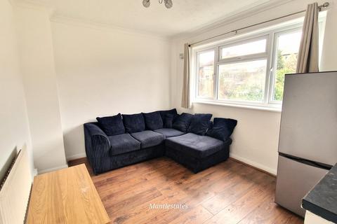 2 bedroom maisonette for sale, Avondale Avenue, East Barnet EN4