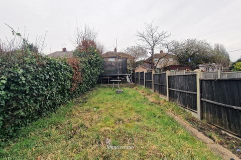 2 bedroom maisonette for sale, Avondale Avenue, East Barnet EN4