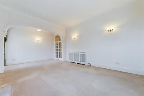 2 bedroom apartment to rent, The Grand, Folkestone