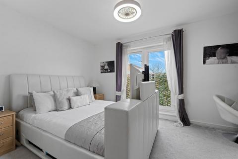 16 Hengist Way, Wallington, SM6 9BP