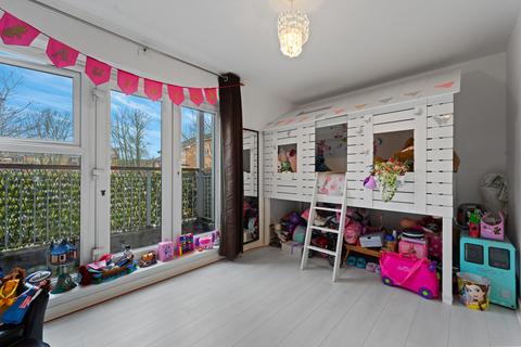16 Hengist Way, Wallington, SM6 9BP