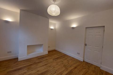 2 bedroom terraced house to rent, Stanley Street, Whitefield