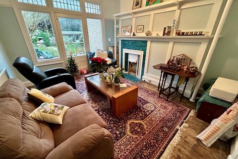 3 Hillside Gardens, Wallington, SM6 9NX