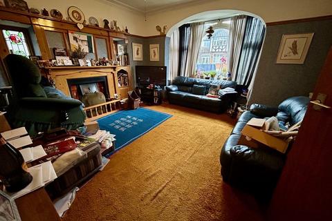 3 Hillside Gardens, Wallington, SM6 9NX