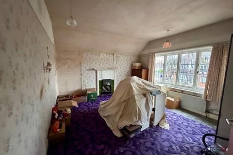 3 Hillside Gardens, Wallington, SM6 9NX