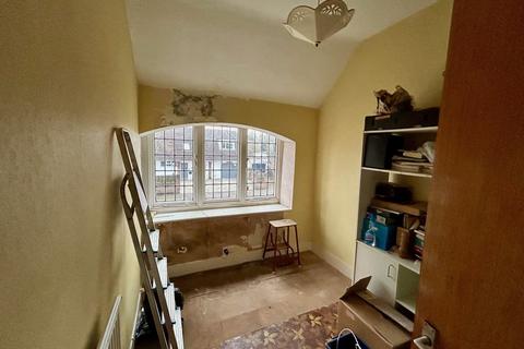 3 Hillside Gardens, Wallington, SM6 9NX