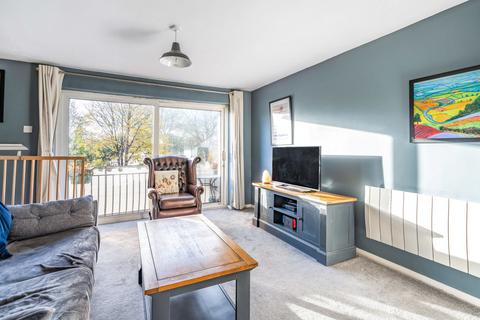 18 Beacon Grove, Carshalton, SM5 3BA