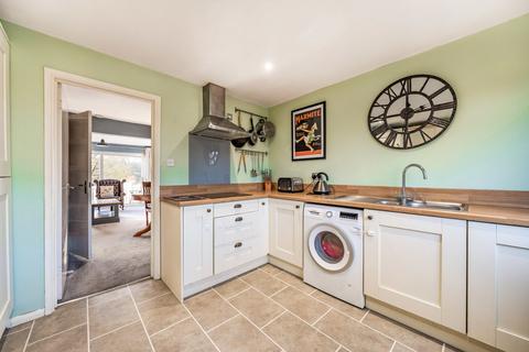 18 Beacon Grove, Carshalton, SM5 3BA