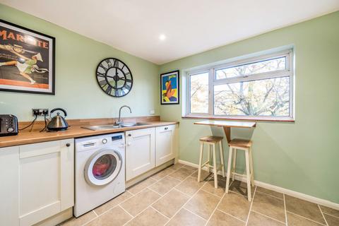 18 Beacon Grove, Carshalton, SM5 3BA