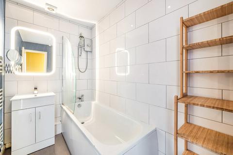 18 Beacon Grove, Carshalton, SM5 3BA