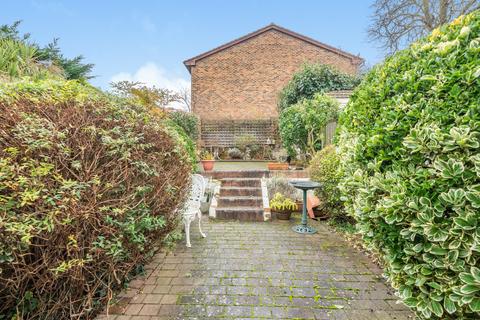 25 Meadow Road, Sutton, SM1 4NF