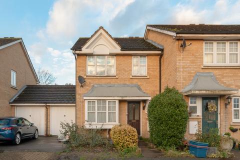 3 bedroom semi-detached house for sale, Westminster Close, Feltham