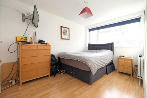 5 Station Approach, Chelsfield, Orpington, BR6 6EU