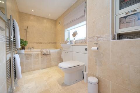 11 Arne Grove, Orpington, BR6 9TT