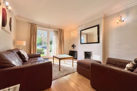 2 bedroom flat to rent, Quarry Dene, Weetwood, Leeds, LS16