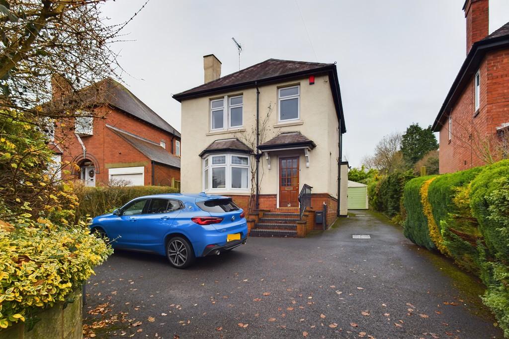 Highwood Road, Uttoxeter 3 bed detached house for sale £325,000