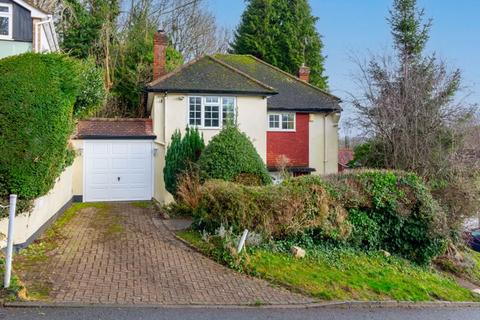 Aviemore Milner Approach, Caterham, CR3 6JT