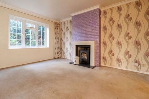 Aviemore Milner Approach, Caterham, CR3 6JT