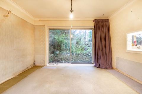 Aviemore Milner Approach, Caterham, CR3 6JT