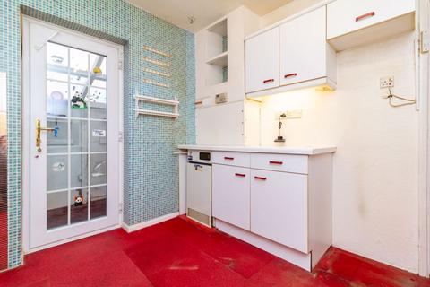 Aviemore Milner Approach, Caterham, CR3 6JT