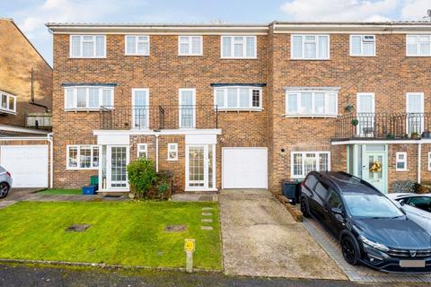 12 Hillview Close, Purley, CR8 1AU