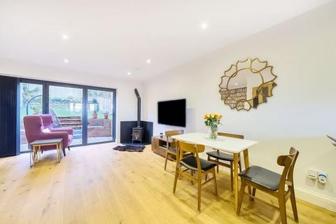 12 Hillview Close, Purley, CR8 1AU