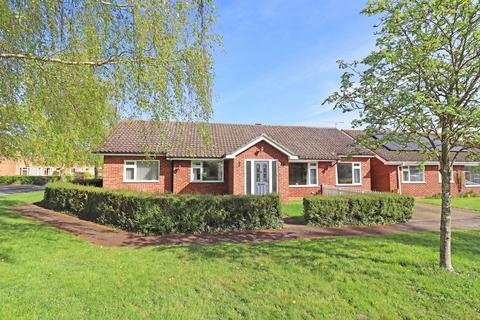 34 Silver Leys, Bentley, Ipswich, IP9 2BS