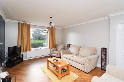 34 Silver Leys, Bentley, Ipswich, IP9 2BS