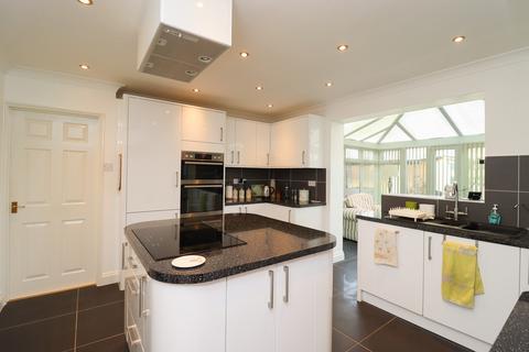 34 Silver Leys, Bentley, Ipswich, IP9 2BS