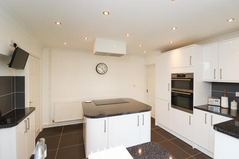 34 Silver Leys, Bentley, Ipswich, IP9 2BS